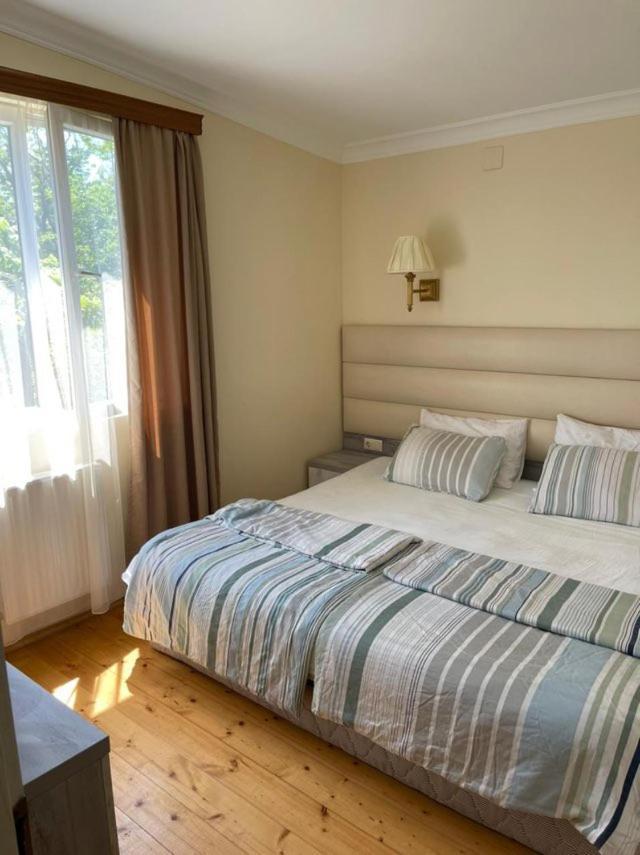 House By The Sea Hotel Koboeleti Buitenkant foto